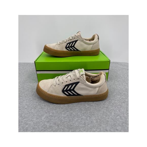 Cariuma Catiba Pro Low Off-White Gum Sneaker Gently Used Size 9.5 Womens -8 Mens - Picture 2 of 6